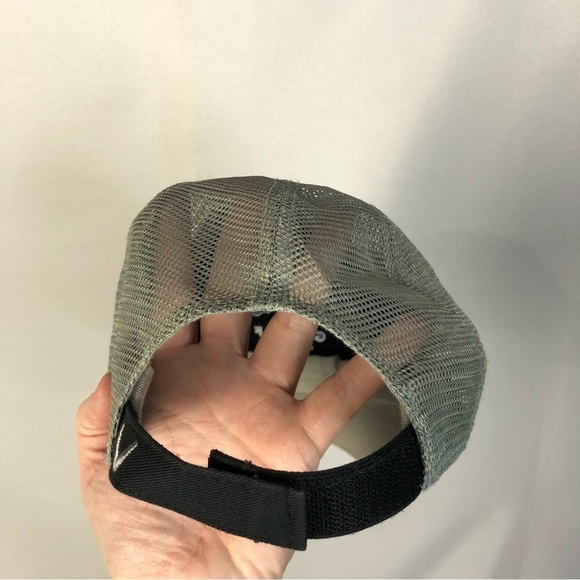 Callaway Golf Gray Mesh Trucker Baseball Hat - Picture 3 of 4